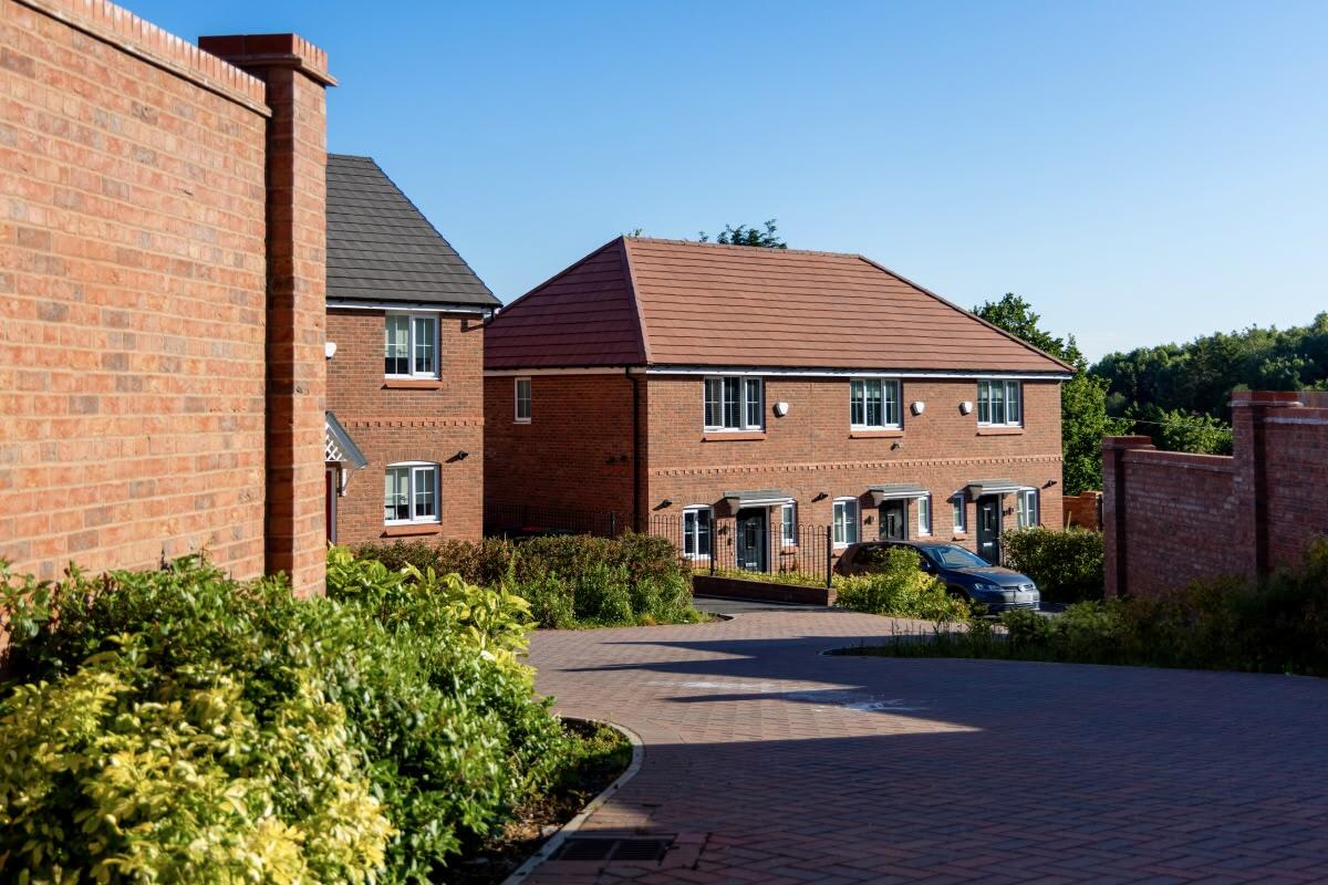 Bluebell Manor 2 1200x800